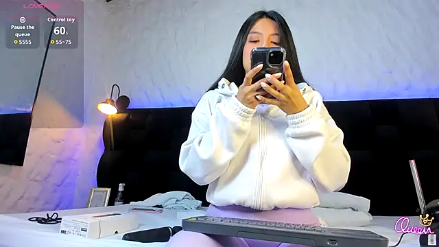 Camila  Gomez online show from January 6, 12:31 pm