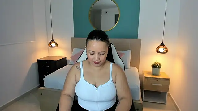 linda rios  online show from December 17, 7:04 pm