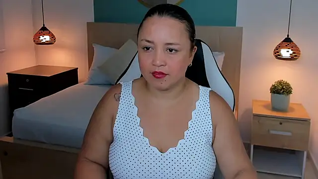 linda rios  online show from January 10, 7:11 pm