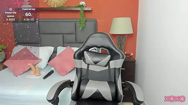 linda rios  online show from October 17, 7:16 pm