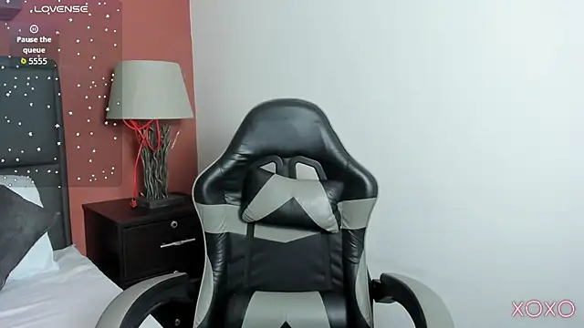 linda rios  online show from March 11, 2:06 am