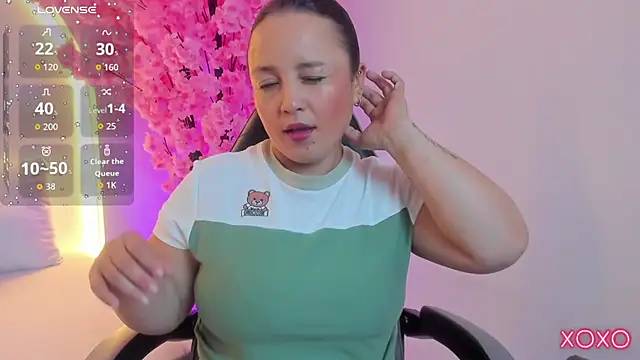 Snapshot of linda_rios_ chatting on June 20, 8:22 pm linda rios online show from June 20, 8:22 pm
