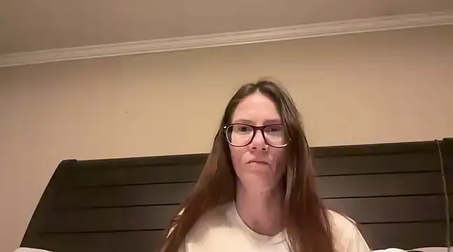 yourstrulylivy69 online show from December 13, 4:54 am