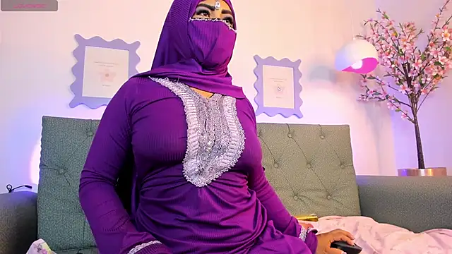 Snapshot of jazmin_anbar chatting on March 12, 6:33 pm jazmin anbar online show from March 12, 6:33 pm