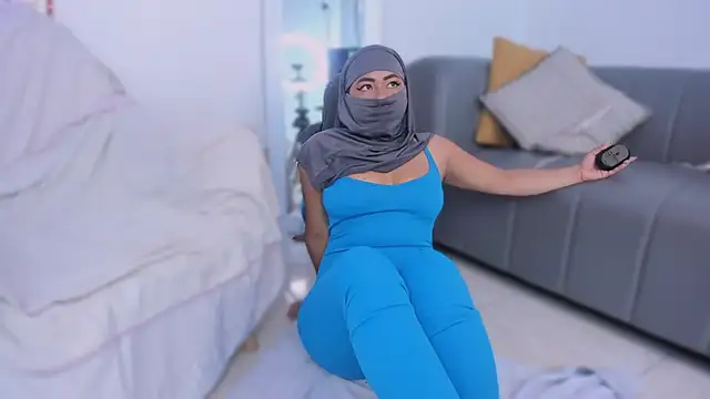 Snapshot of jazmin_anbar chatting on October 7, 6:05 pm jazmin anbar online show from October 7, 6:05 pm