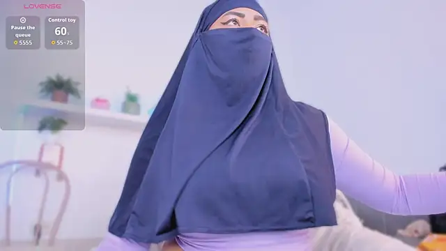 Snapshot of jazmin_anbar chatting on October 16, 7:04 pm jazmin anbar online show from October 16, 7:04 pm