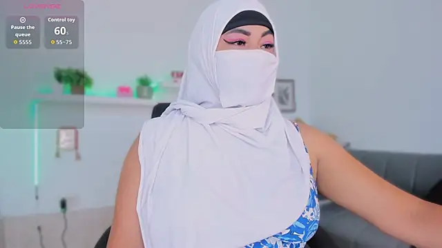 Snapshot of jazmin_anbar chatting on October 21, 7:03 pm jazmin anbar online show from October 21, 7:03 pm