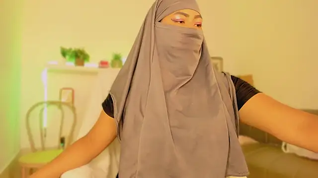 Snapshot of jazmin_anbar chatting on October 23, 7:01 pm jazmin anbar online show from October 23, 7:01 pm