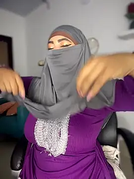 Snapshot of jazmin_anbar chatting on March 16, 10:08 am jazmin anbar online show from March 16, 10:08 am