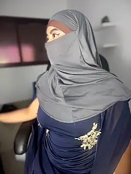 Snapshot of jazmin_anbar chatting on March 18, 10:07 am jazmin anbar online show from March 18, 10:07 am