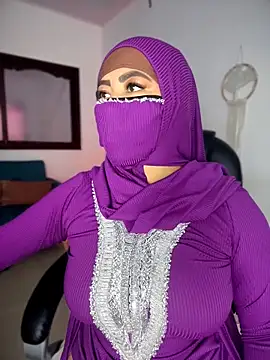 Snapshot of jazmin_anbar chatting on March 25, 10:10 am jazmin anbar online show from March 25, 10:10 am