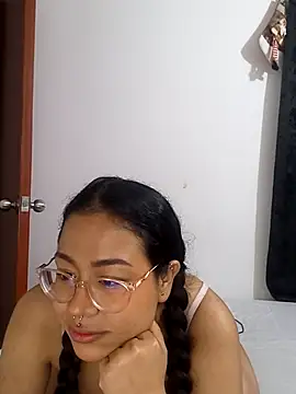 Snapshot of honeyblue_1 chatting on March 17, 2:08 am honeyblue 1 online show from March 17, 2:08 am