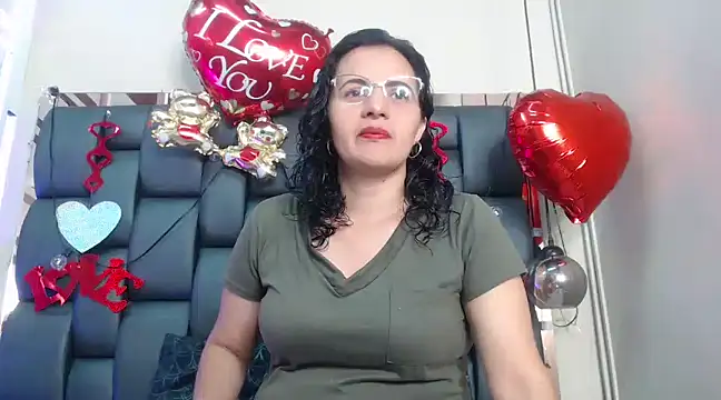 Snapshot of africa_holmes chatting on February 13, 1:40 am africa holmes online show from February 13, 1:40 am