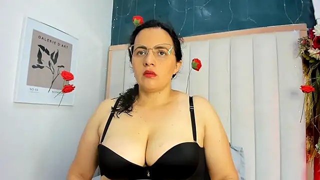 africa holmes online show from May 12, 2:19 am