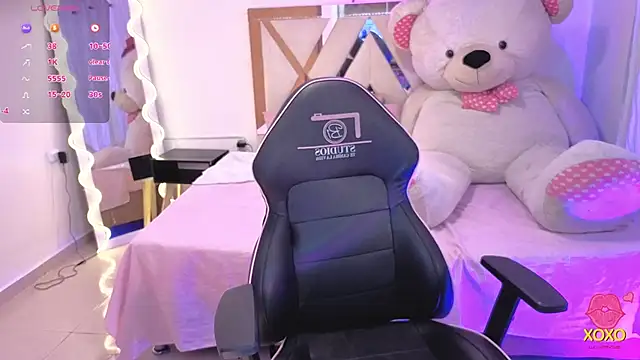 Snapshot of kittystart_tay chatting on September 30, 11:54 pm kittystart tay online show from September 30, 11:54 pm