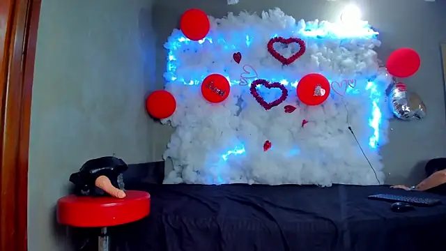 Snapshot of ladies_of_pleasure69 chatting on February 25, 6:53 pm ladies of pleasure69 online show from February 25, 6:53 pm