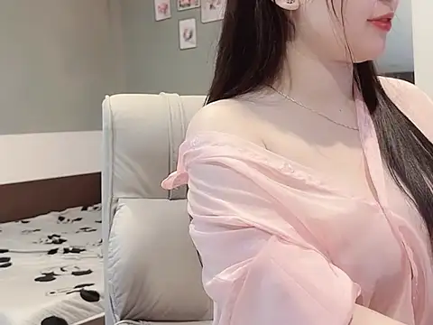 Snapshot of Eva-Public chatting on February 3, 3:59 pm Eva-Public online show from February 3, 3:59 pm