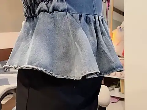 Snapshot of Eva-Public chatting on February 20, 4:14 pm Eva-Public online show from February 20, 4:14 pm