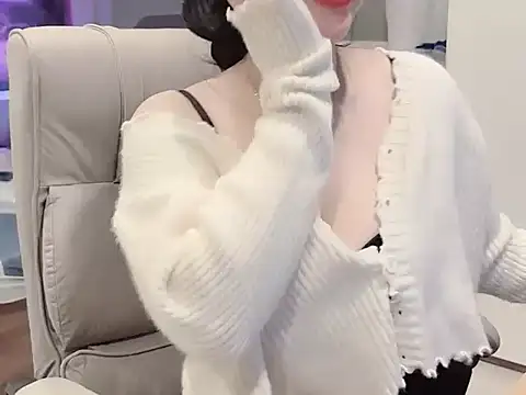 Snapshot of Eva-Public chatting on February 22, 8:09 pm Eva-Public online show from February 22, 8:09 pm