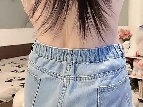 Snapshot of Eva-Public chatting on February 26, 5:20 am Eva-Public online show from February 26, 5:20 am