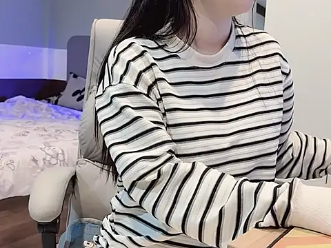 Snapshot of Eva-Public chatting on February 28, 7:35 pm Eva-Public online show from February 28, 7:35 pm