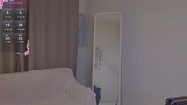 Snapshot of Lana__Cute_ chatting on March 17, 6:00 pm Lana Cute online show from March 17, 6:00 pm