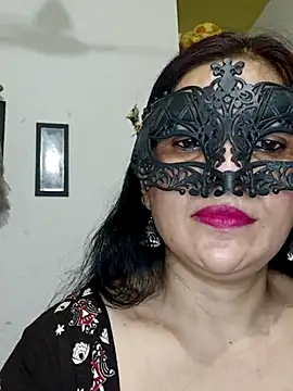 Snapshot of sexy_bhabhi69 chatting on July 28, 7:04 am sexy bhabhi69 online show from July 28, 7:04 am