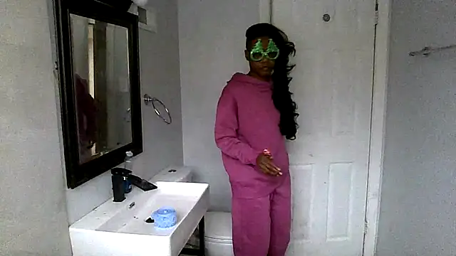 Snapshot of NastyBlackslaveGirl chatting on December 27, 5:26 pm NastyBlackslaveGirl online show from December 27, 5:26 pm