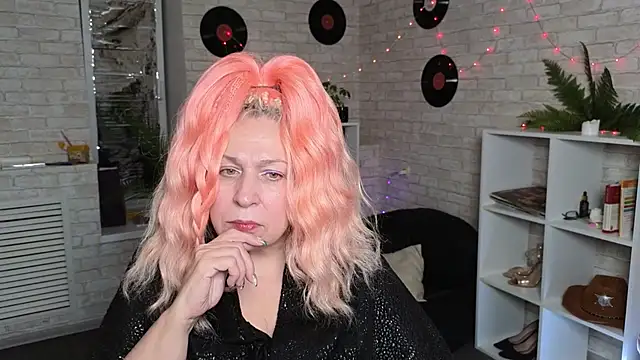 Penelope Pinky online show from December 20, 2:49 pm