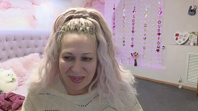 Penelope Pinky online show from March 21, 7:11 am