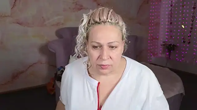 Penelope Pinky online show from October 15, 12:16 pm