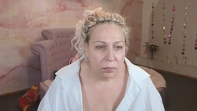 Penelope Pinky online show from October 29, 2:30 pm