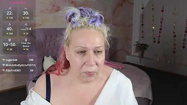 Penelope Pinky online show from December 1, 11:48 am