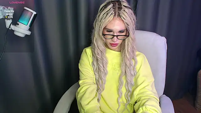 Snapshot of Cassie_Bae chatting on January 14, 7:53 pm Cassie Bae online show from January 14, 7:53 pm