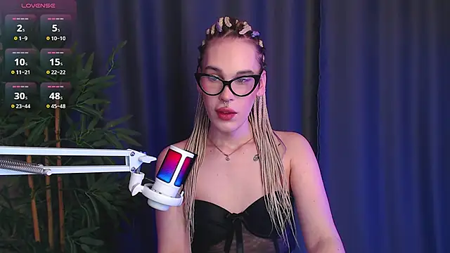 Snapshot of Cassie_Bae chatting on January 8, 5:48 pm Cassie Bae online show from January 8, 5:48 pm