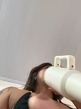 Nicollygriu online show from December 1, 8:36 pm