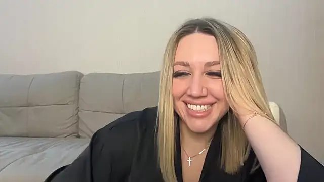 VickyLove047 online show from October 4, 8:45 am