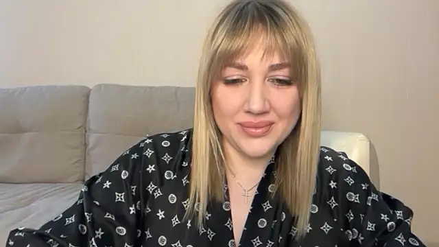 Snapshot of VickyLove047 chatting on April 5, 7:05 am VickyLove047 online show from April 5, 7:05 am