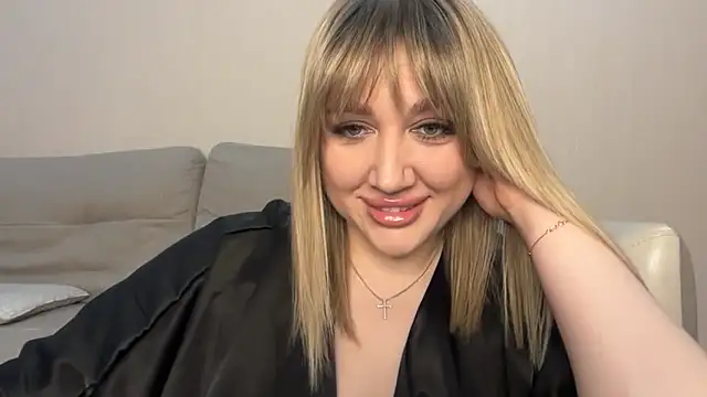 Snapshot of VickyLove047 chatting on April 18, 6:50 am VickyLove047 online show from April 18, 6:50 am