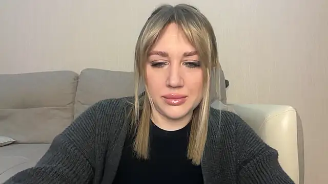 Snapshot of VickyLove047 chatting on April 21, 6:20 am VickyLove047 online show from April 21, 6:20 am