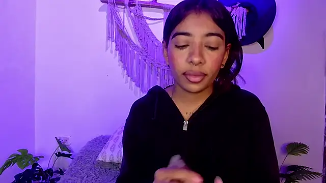 Snapshot of anais_tgn chatting on October 21, 12:06 pm anais tgn online show from October 21, 12:06 pm