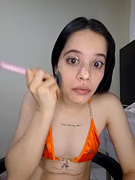 Snapshot of franchezkavegaaa chatting on October 2, 12:01 pm franchezkavegaaa online show from October 2, 12:01 pm