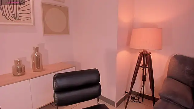 Snapshot of FernandaX1 chatting on March 8, 3:39 am FernandaX1 online show from March 8, 3:39 am