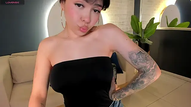 Snapshot of FernandaX1 chatting on March 11, 6:52 pm FernandaX1 online show from March 11, 6:52 pm