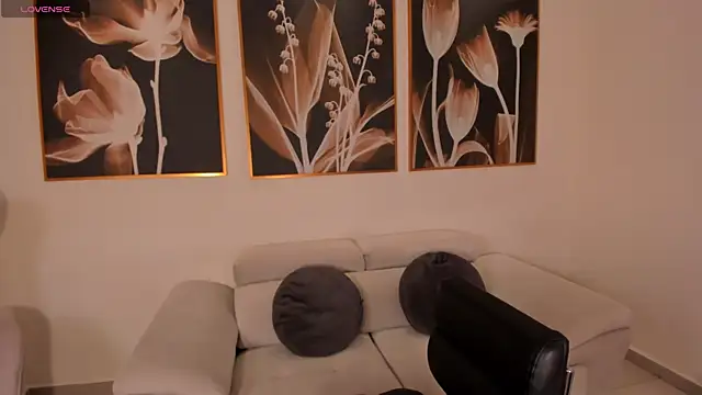 Snapshot of FernandaX1 chatting on November 7, 10:59 am FernandaX1 online show from November 7, 10:59 am