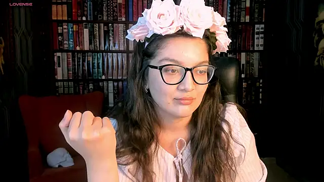 Snapshot of ZarifaBev chatting on October 31, 10:22 pm ZarifaBev online show from October 31, 10:22 pm