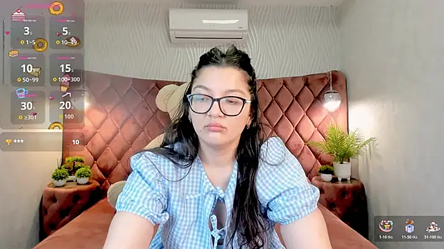 Snapshot of ZarifaBev chatting on November 30, 2:15 am ZarifaBev online show from November 30, 2:15 am