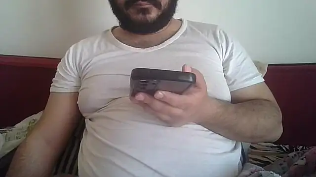 Snapshot of UrfavSlaveBitch chatting on March 28, 10:37 am UrfavSlaveBitch online show from March 28, 10:37 am