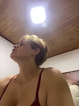 Adeellee  online show from November 3, 10:05 am