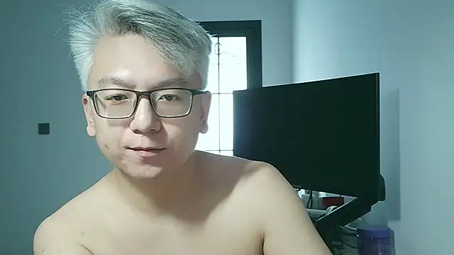 Snapshot of leoUSIR chatting on November 5, 12:54 am leoUSIR online show from November 5, 12:54 am